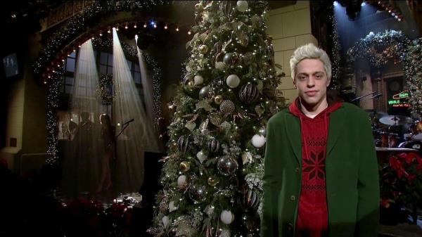 Pete Davidson makes brief appearance on 'SNL' after troubling Instagram post