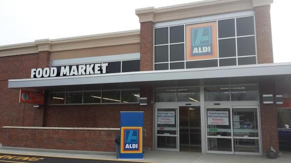 Aldi store front, Garner, NC