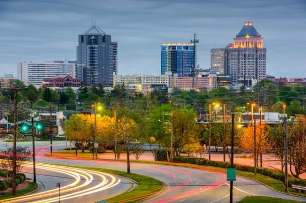 Greensboro, North Carolina, USA downtown skyline. 